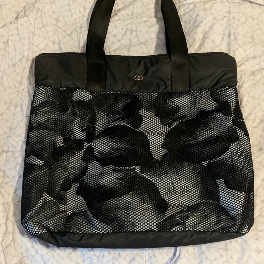 calia by carrie underwood bag